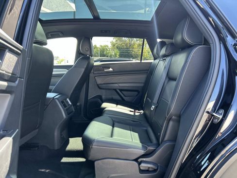 Used 2023 Volkswagen Atlas Cross Sport SE w/ Panoramic Sunroof Package AWD/4WD image 18