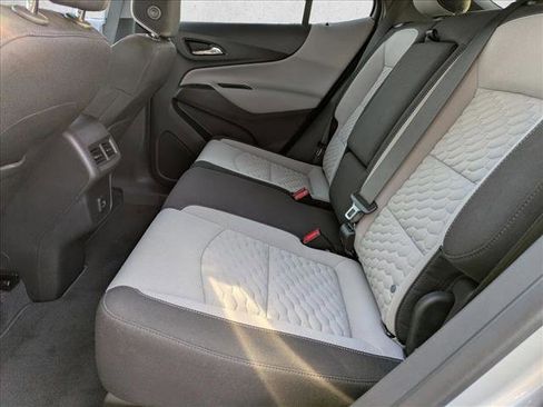 Used 2021 Chevrolet Equinox LS w/ LS Convenience Package image 18