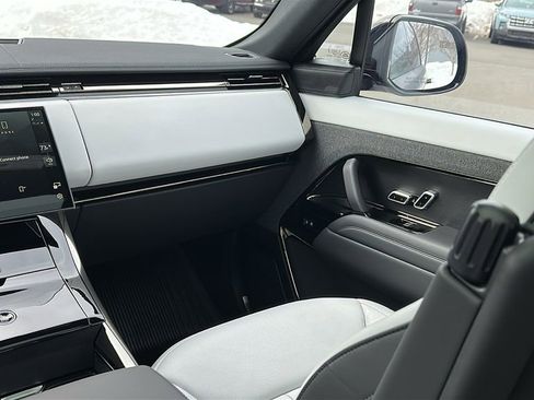 Used 2025 Land Rover Range Rover Sport Dynamic SE image 24