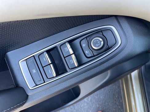 Used 2022 Subaru Ascent Limited AWD/4WD image 8