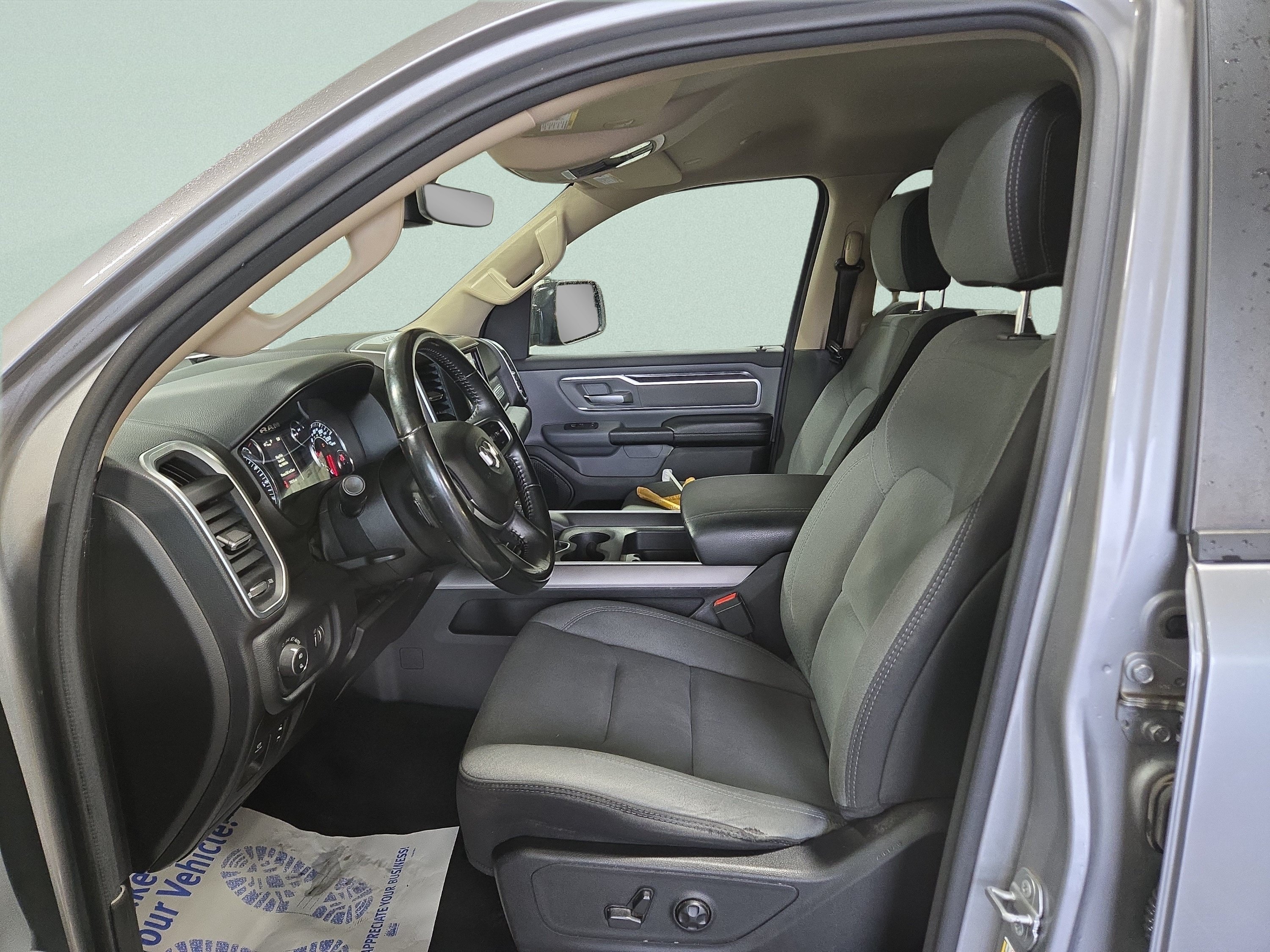 Used 2020 RAM 1500 Big Horn AWD/4WD image 12
