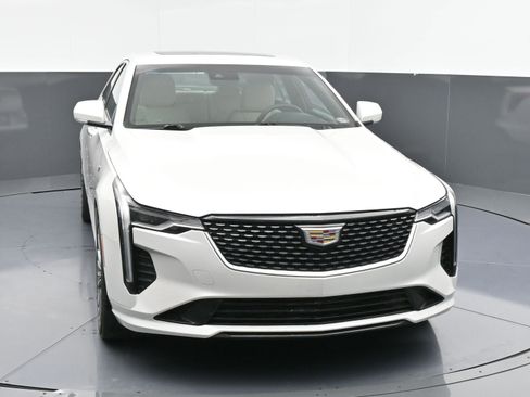 Used 2020 Cadillac CT4 Premium Luxury image 2