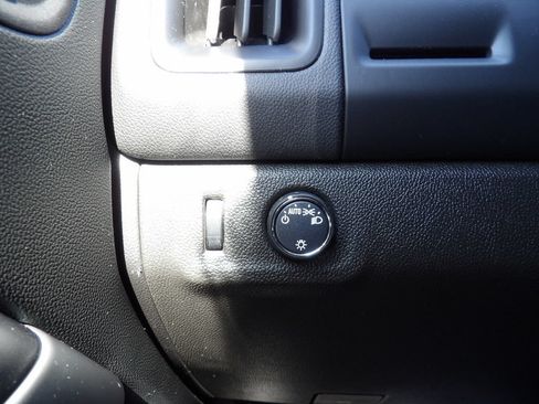 Used 2022 Chevrolet Colorado LT w/ Fleet Safety Package RWD image 19