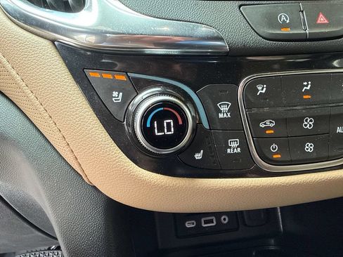 Used 2023 Chevrolet Equinox Premier FWD image 8