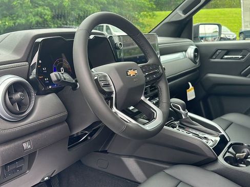 New 2025 Chevrolet Colorado LT w/ LT Convenience Package image 11