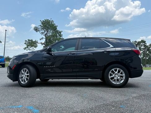 Used 2022 Chevrolet Equinox LT FWD image 2