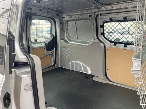 Used 2022 Ford Transit Connect XLT image 7