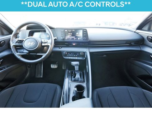 Used 2025 Hyundai Elantra Sport image 12
