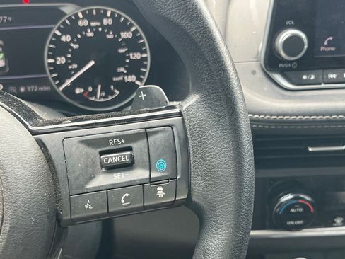 Used 2023 Nissan Rogue SV AWD/4WD image 27