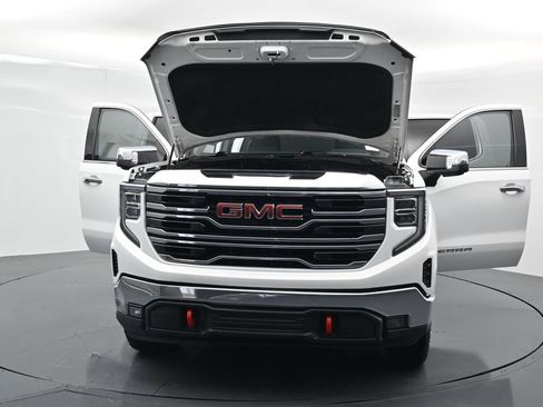Used 2024 GMC Sierra 1500 SLT RWD image 38