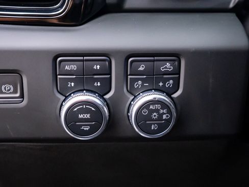Used 2023 GMC Sierra 1500 AT4 w/ Technology Package AWD/4WD image 20