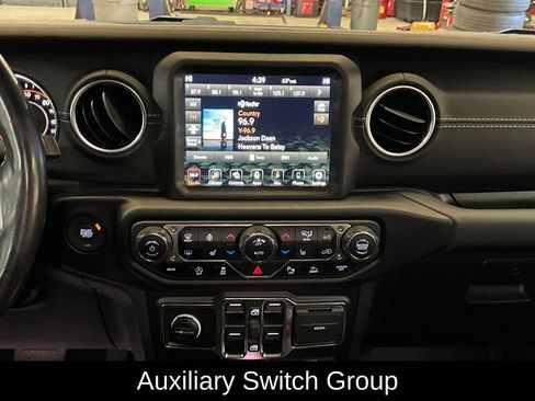 Certified 2021 Jeep Gladiator Overland w/ Popular Equipment Package image 10