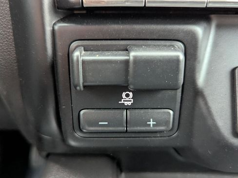 Used 2020 Chevrolet Silverado 1500 RST AWD/4WD image 17