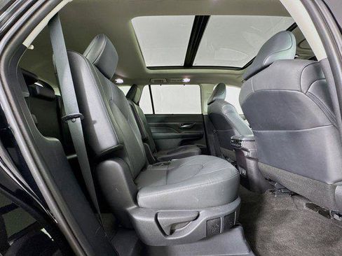 Certified 2025 Toyota Grand Highlander AWD image 29