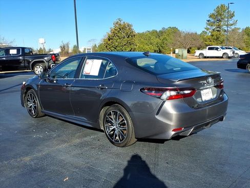 Used 2024 Toyota Camry SE image 5