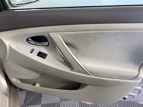 Used 2009 Toyota Camry LE FWD image 20