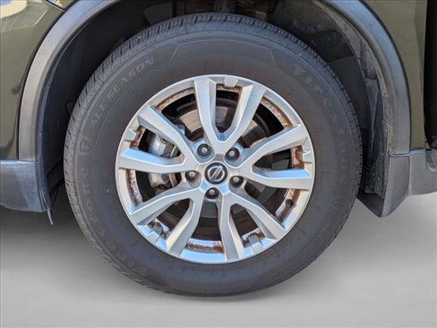 Used 2018 Nissan Rogue SV FWD image 22