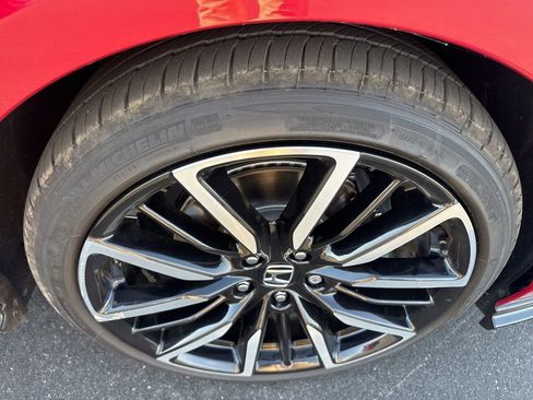 Used 2025 Honda Accord Touring image 7