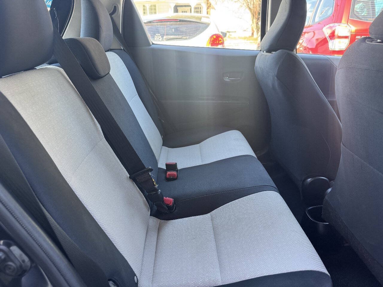Used 2012 Toyota Yaris LE FWD image 21