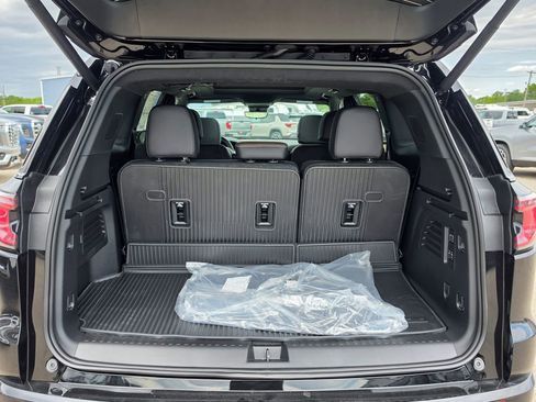 New 2026 GMC Acadia Denali Ultimate w/ LPO, Floor Liner Package AWD/4WD image 5