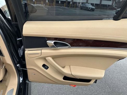 Used 2013 Porsche Panamera 4 image 59
