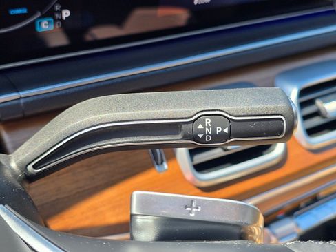 Used 2024 Mercedes-Benz GLE 350 4MATIC w/ Driver Assistance Package image 16