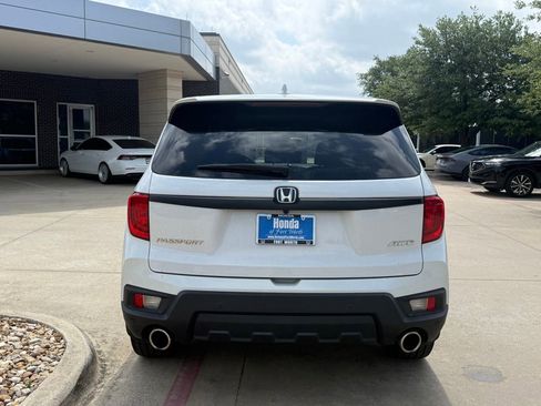 Used 2023 Honda Passport EX-L image 4