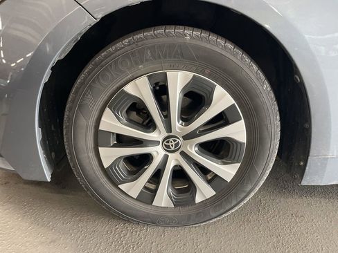 Used 2021 Toyota Corolla LE FWD image 5