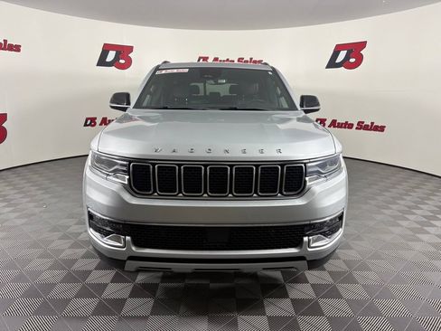 Used 2023 Jeep Wagoneer L Series II RWD image 9