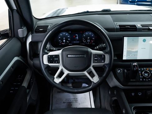 Used 2023 Land Rover Defender 130 X-Dynamic SE image 12