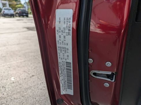 Used 2020 Jeep Cherokee Limited image 40