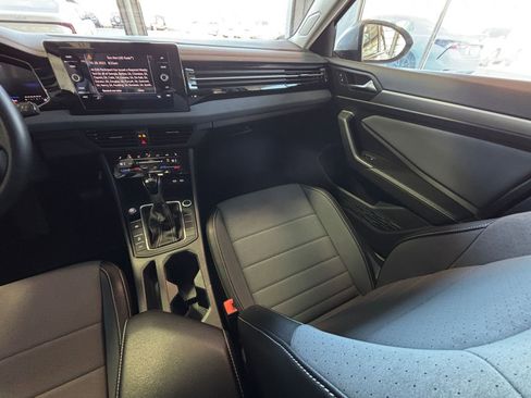 Used 2025 Volkswagen Jetta SE image 35