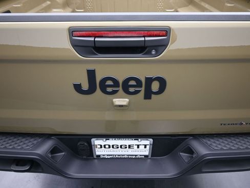 New 2026 Jeep Gladiator Sport AWD/4WD image 12
