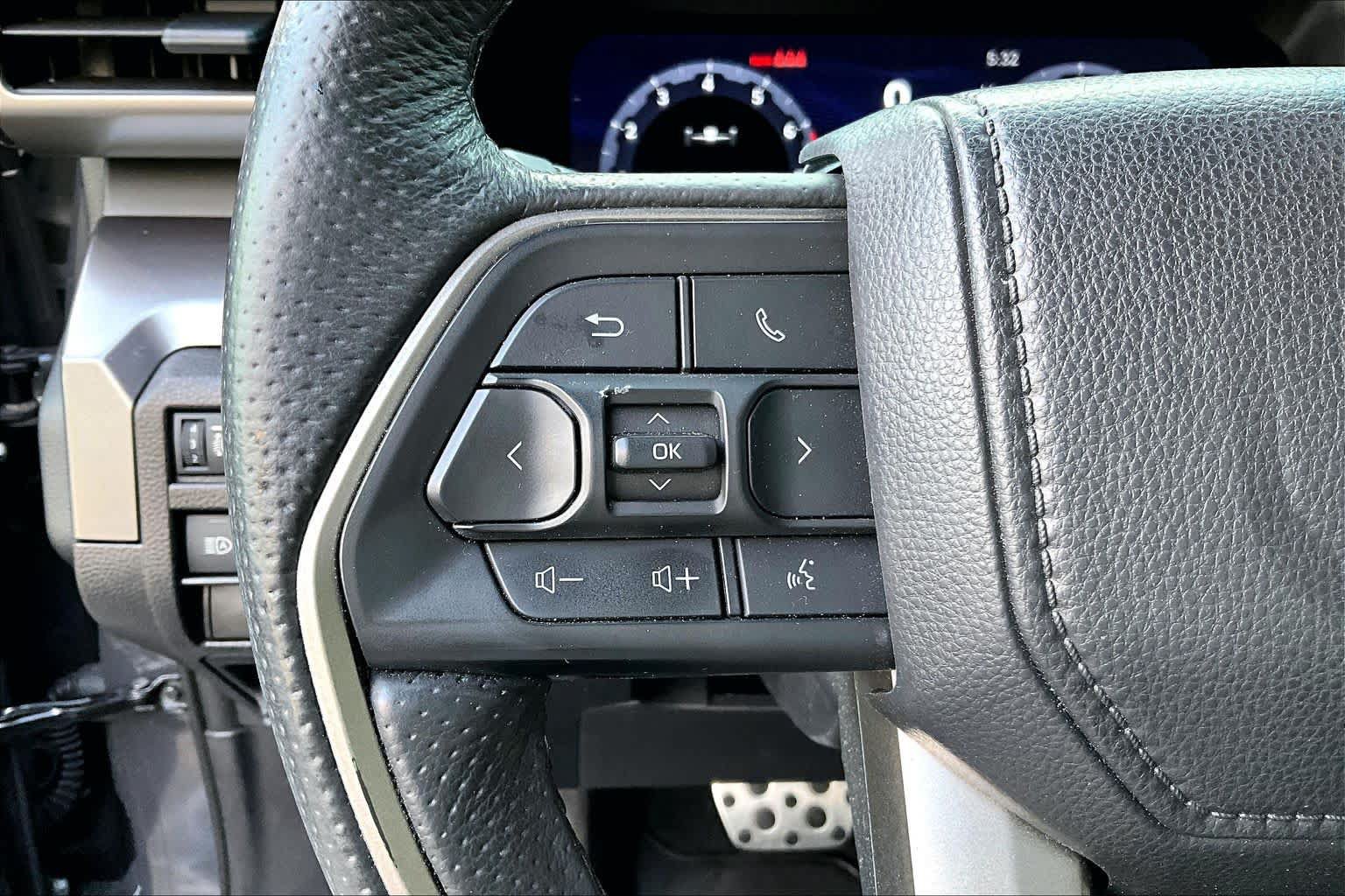Certified 2025 Toyota Tacoma TRD Sport AWD/4WD image 22