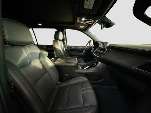 Used 2023 Chevrolet Suburban RST image 32