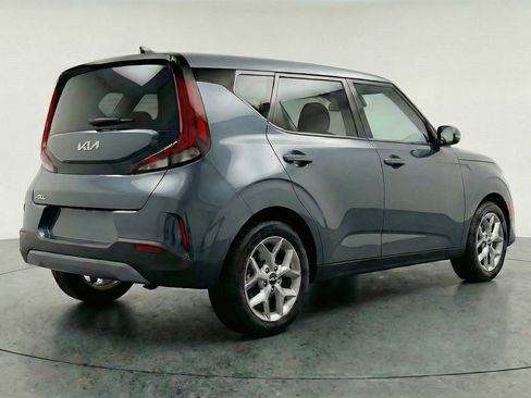 Used 2025 Kia Soul LX w/ LX Technology Package FWD image 9