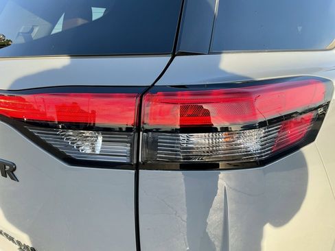 Used 2023 Nissan Pathfinder Platinum w/ Black Appearance Package image 16