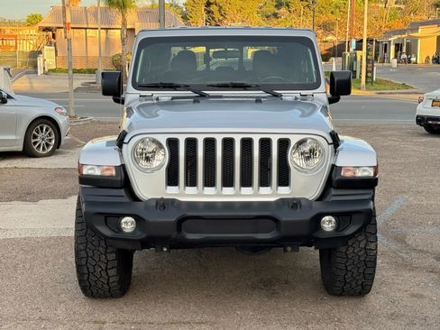 Used 2022 Jeep Gladiator Sport AWD/4WD image 4