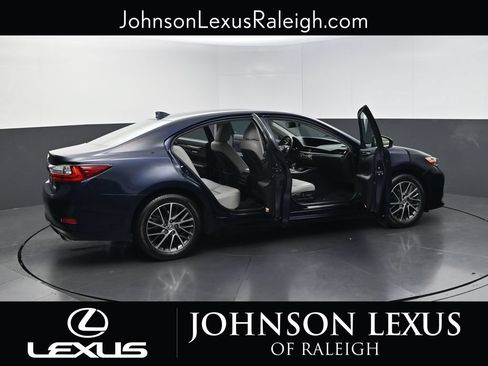 Used 2018 Lexus ES 350 w/ Luxury Package w/Wood Trim FWD image 32