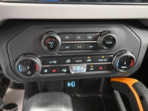 Used 2022 Ford Bronco Badlands AWD/4WD image 4