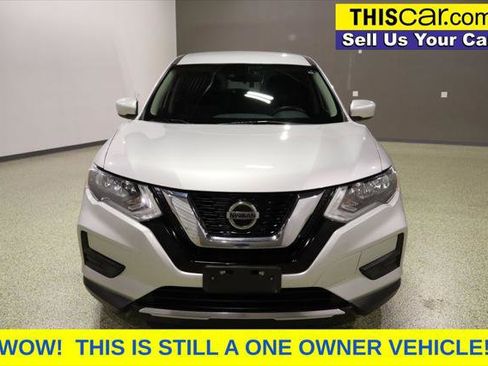 Used 2019 Nissan Rogue S image 2