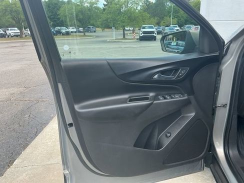 Used 2019 Chevrolet Equinox LT FWD image 17