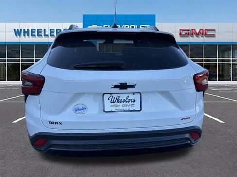 Certified 2024 Chevrolet Trax RS w/ Driver Confidence Package image 4
