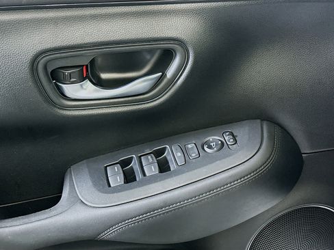 Used 2023 Honda HR-V LX image 15