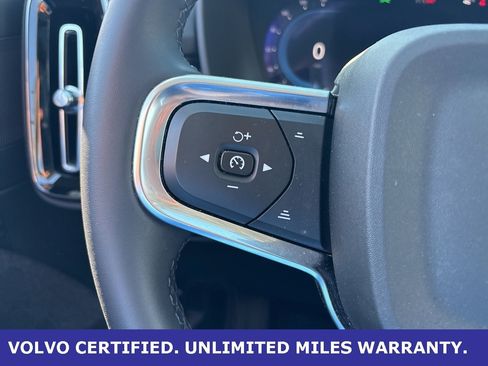 Used 2024 Volvo XC40 B5 Plus image 20