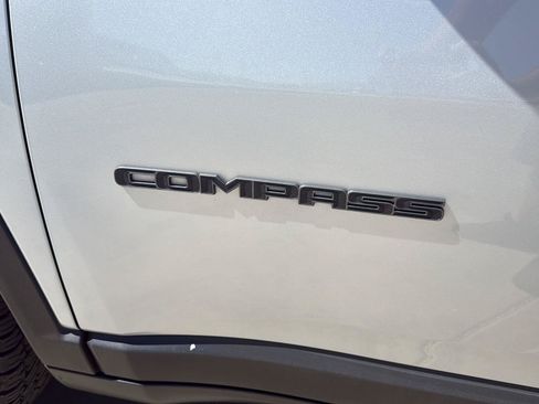 Used 2024 Jeep Compass Trailhawk AWD/4WD image 13