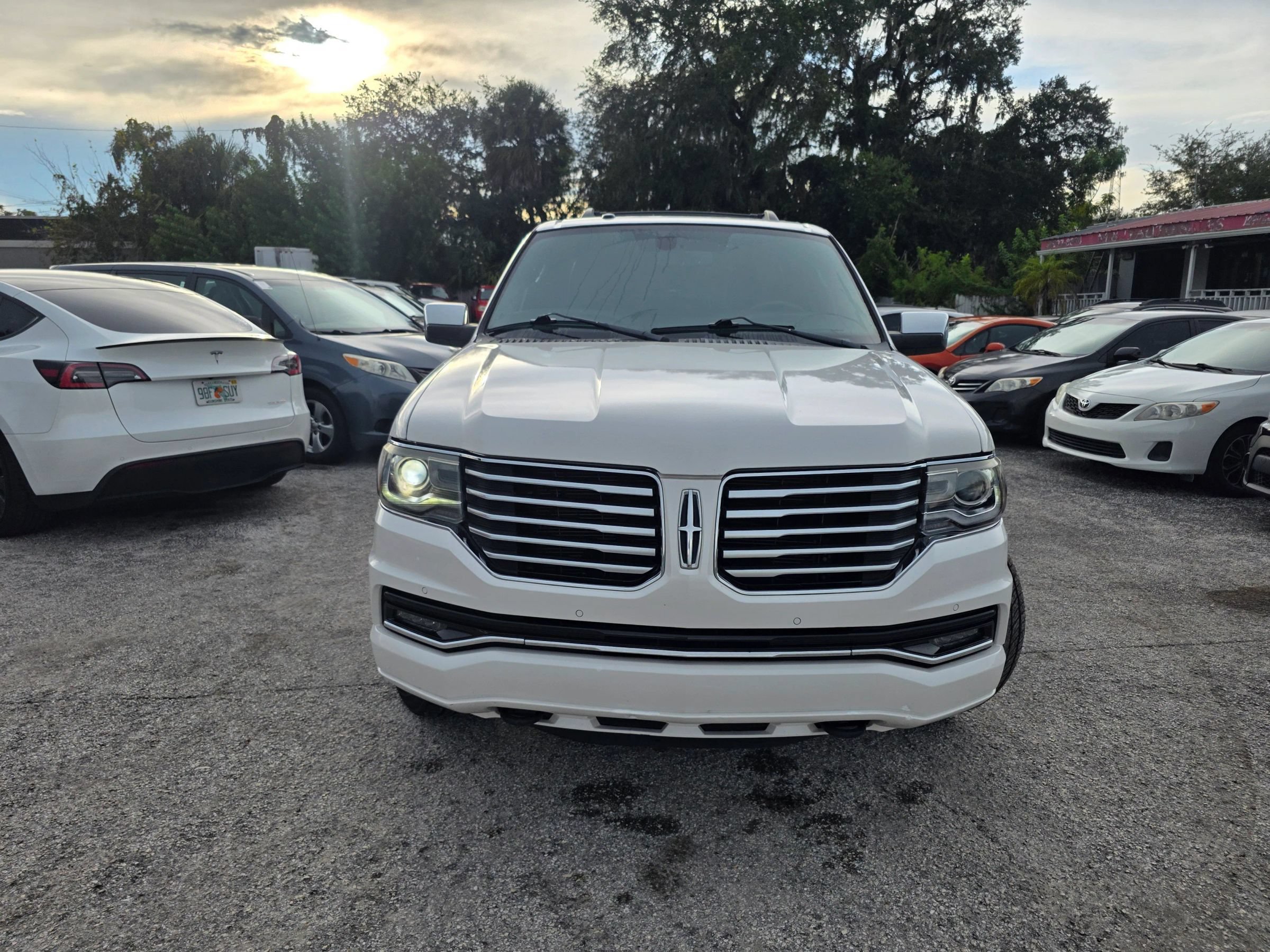 Used 2015 Lincoln Navigator L 2WD image 2