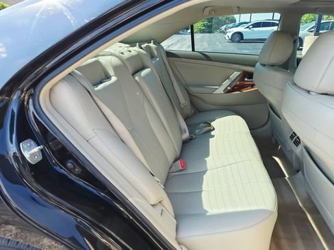 Used 2011 Toyota Camry XLE w/ SE/XLE Extra-Value Pkg FWD image 18
