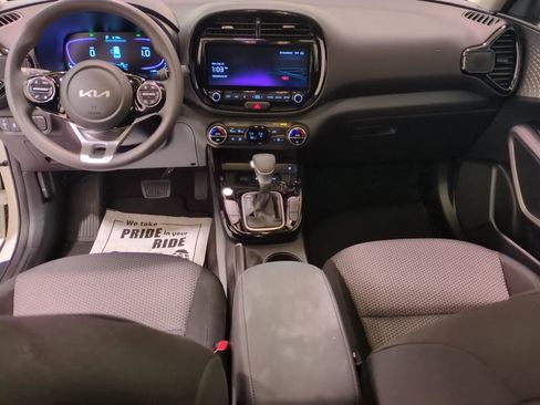 Certified 2023 Kia Soul S image 15