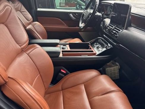 Used 2019 Lincoln Navigator L Reserve AWD/4WD image 12